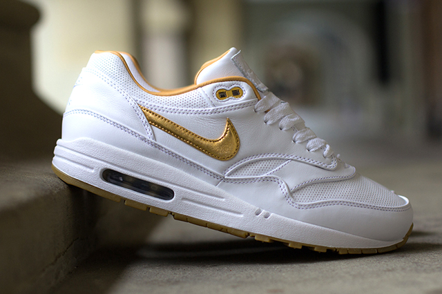 Nike Offers Luxe Air Max 1 Featuring 
