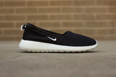 NikeWomenRosheRun