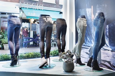 Denham The Jeanmaker Opens Women's Denim Bar 43 DENHAM Denim bar 88311