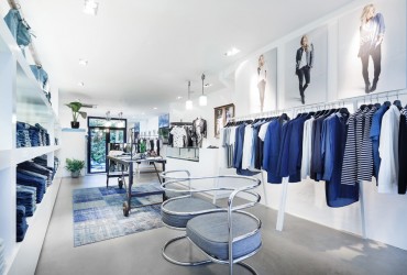 Denham The Jeanmaker Opens Women's Denim Bar 14 DENHAM Denim bar 9139