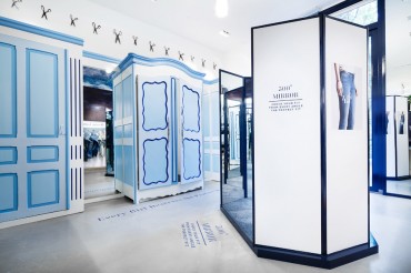 Denham The Jeanmaker Opens Women's Denim Bar 50 DENHAM Denim bar 91571