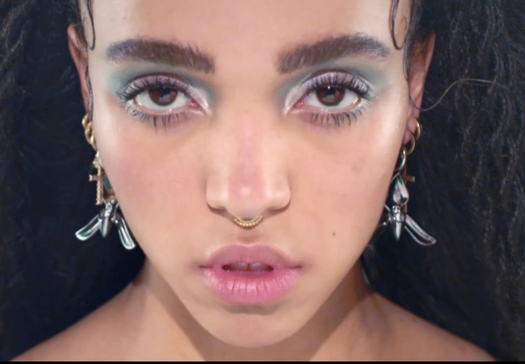London-based singer/songwriter/dancer FKA Twigs today dropped a video for &...