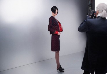 chanel fall winter 2015 16 haute couture making of press kit 20