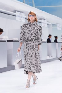 Chanel Ready To Wear Spring 2016 23 16S18.jpg.fashionImg.hi