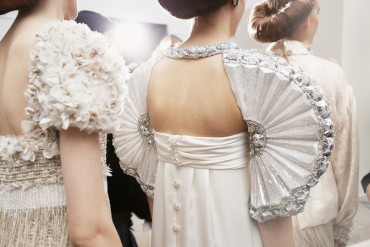 chanel spring summer 2016 haute couture backstage 07