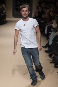 Esteban Cortázar's Expert Mix Of Sport & Chic 26 image56