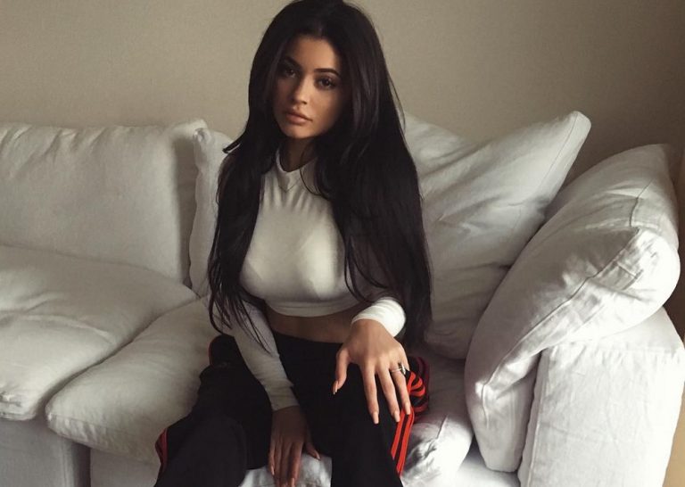 kylie jenner joggers outfit