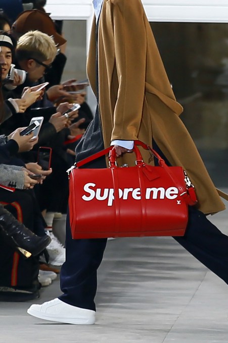 Man with Red Tartan Coat and Louis Vuitton Supreme Bag before Represent  Fashion Show, Milan Fashion Week Editorial Image - Image of represent,  louis: 194561985