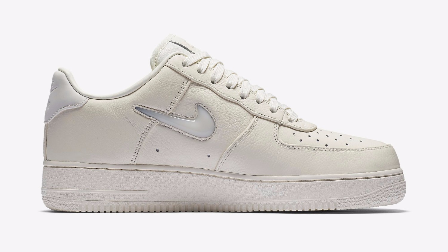 Nike brings back the Jewel Swoosh on an Air Force 1 Low and Mid