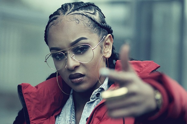 paigey cakey Hot tings Music video