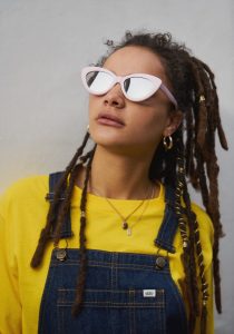 vans urban outfitters sasha lane 12