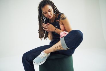 vans urban outfitters sasha lane 21