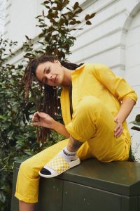 vans urban outfitters sasha lane 32