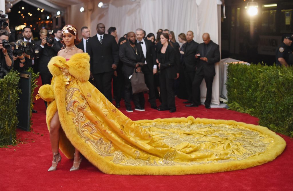 Rihanna Turns Heads In Jaw-Dropping Guo Pei Gown To Met Gala | SNOBETTE