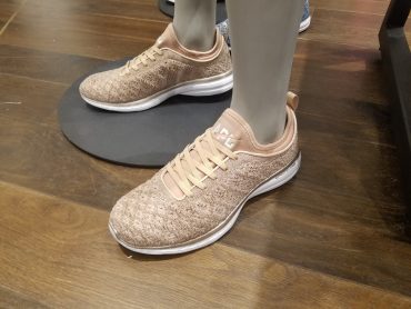 lulu sneakers 5