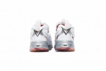 Reebok Epitome Evolution Of The Woman Insta Pum 18