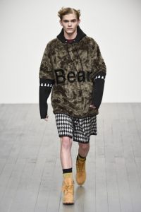 Bobby Abley Taps Into His Love Of Animation With Looney Tunes Characters 18 Bobby Abley Fall 2018 Runway Collection 20