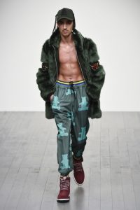 Bobby Abley Taps Into His Love Of Animation With Looney Tunes Characters 5 Bobby Abley Fall 2018 Runway Collection 6