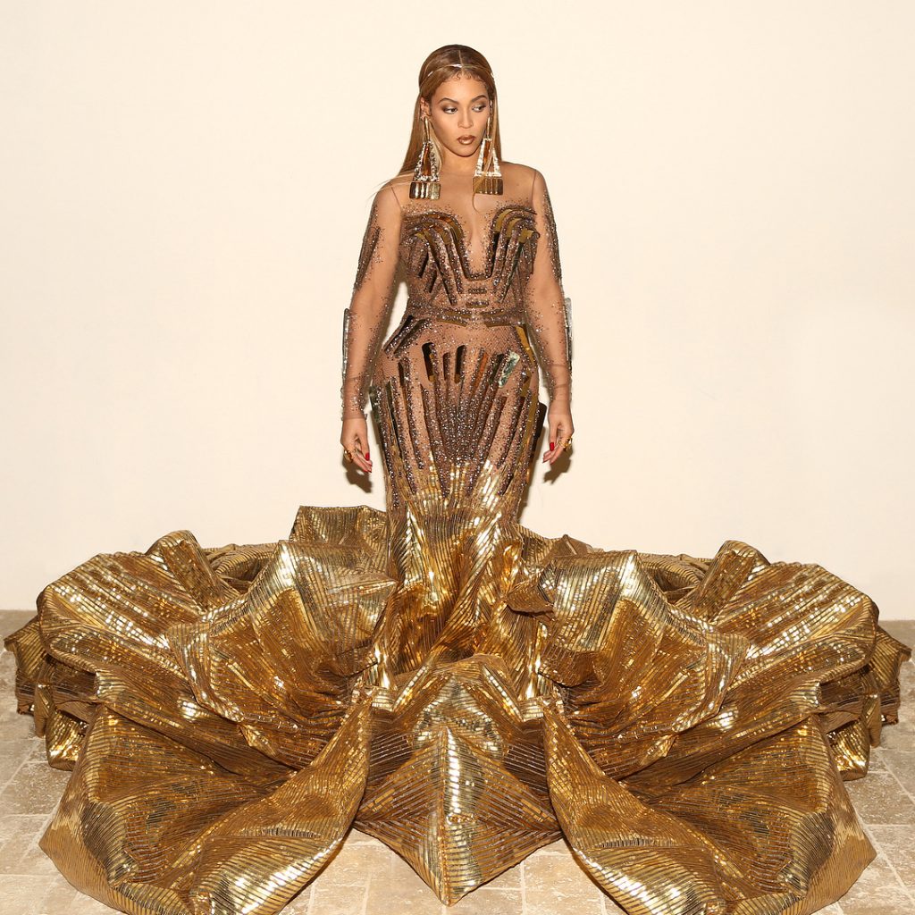 Beyoncé Is Honored At Wearable Art Gala SNOBETTE