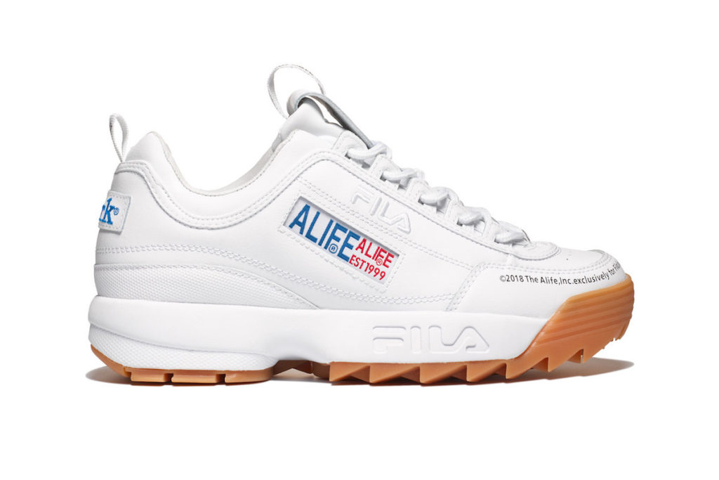 how to clean white fila disruptors