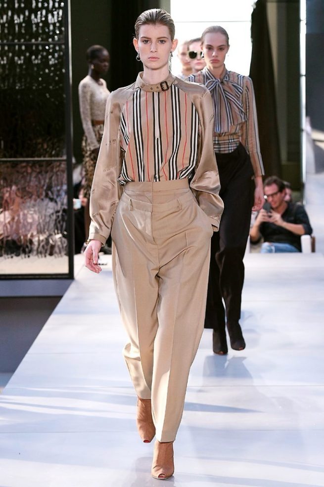 Riccardo Tisci's First Burberry Runway Wins Rave Reviews