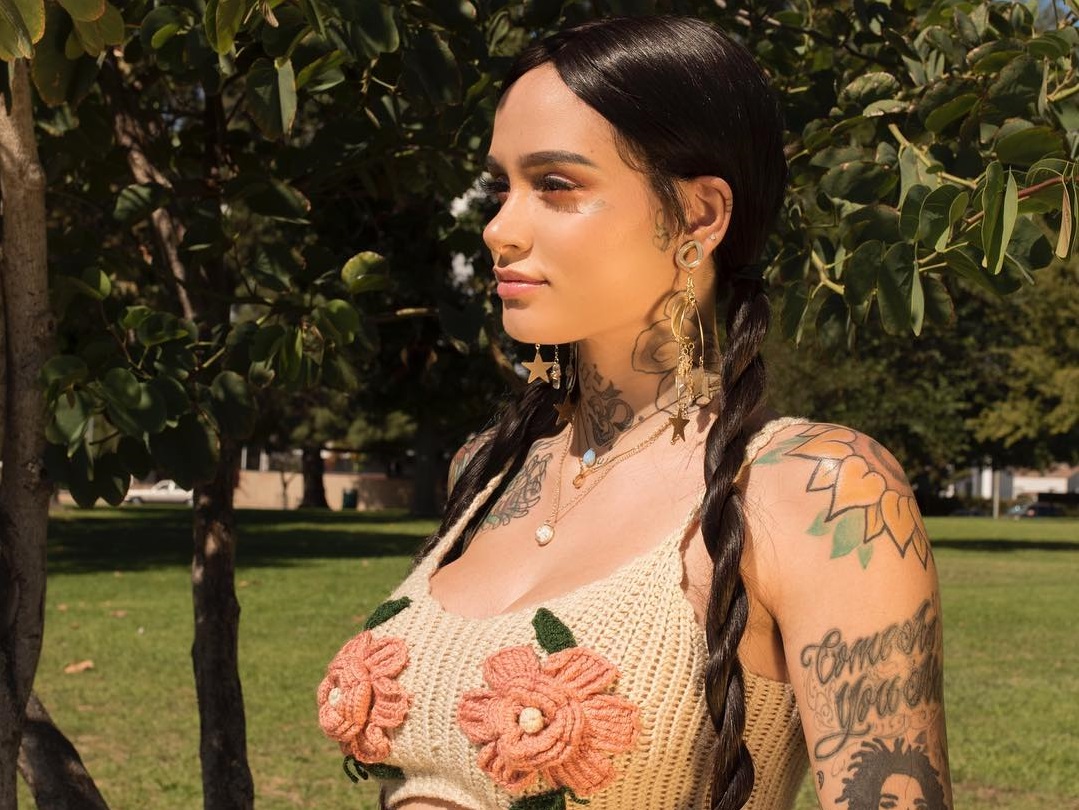 Raw true. Кехлани 2022. Kehlani слив. Беременная Kehlani. Келани Рин.