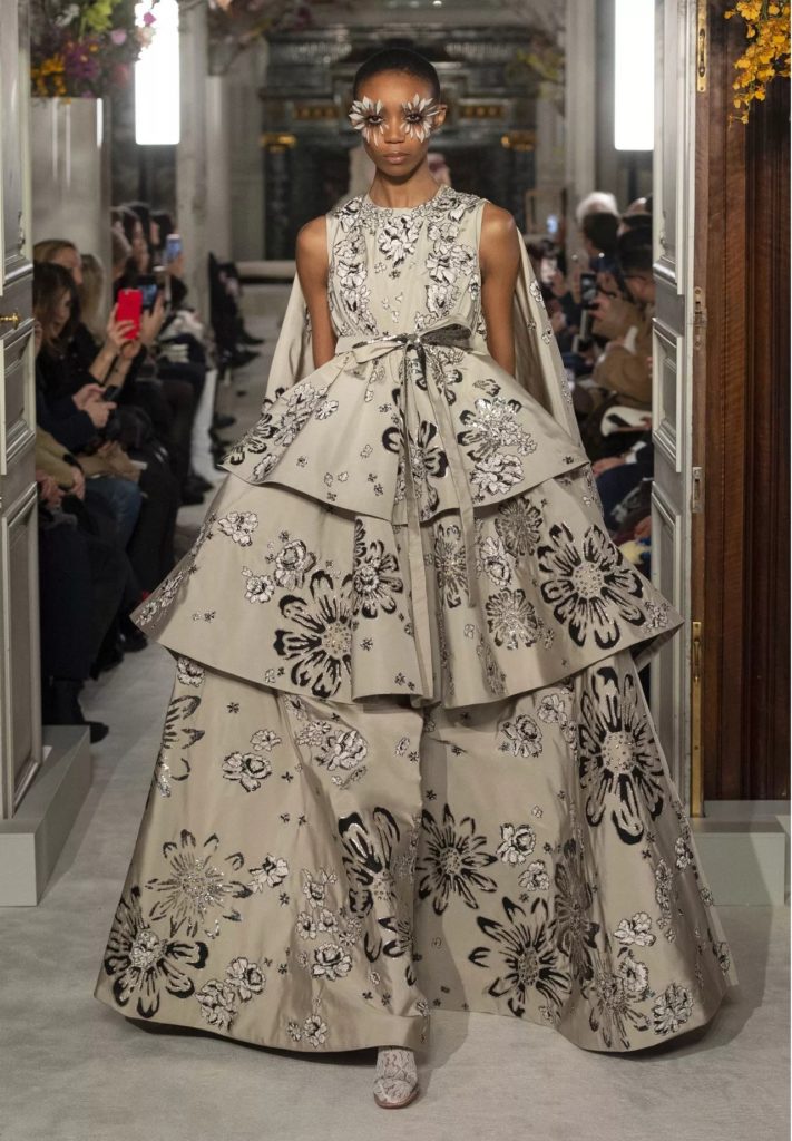 Desfile Valentino - Alta-costura Spring 2019 - Constance Zahn