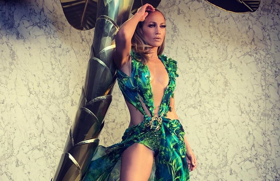 Jennifer Lopez Closed the Versace Show in Jungle Print Dress - PAPER  Magazine
