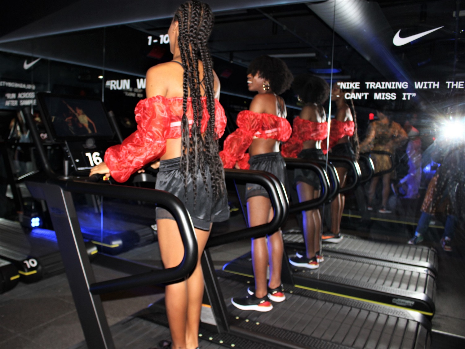 trampa chocolate Constituir Nike And Slashed By Tia Celebrate Strength Of Femininity With Dance And  Fitness-Themed Presentation | SNOBETTE