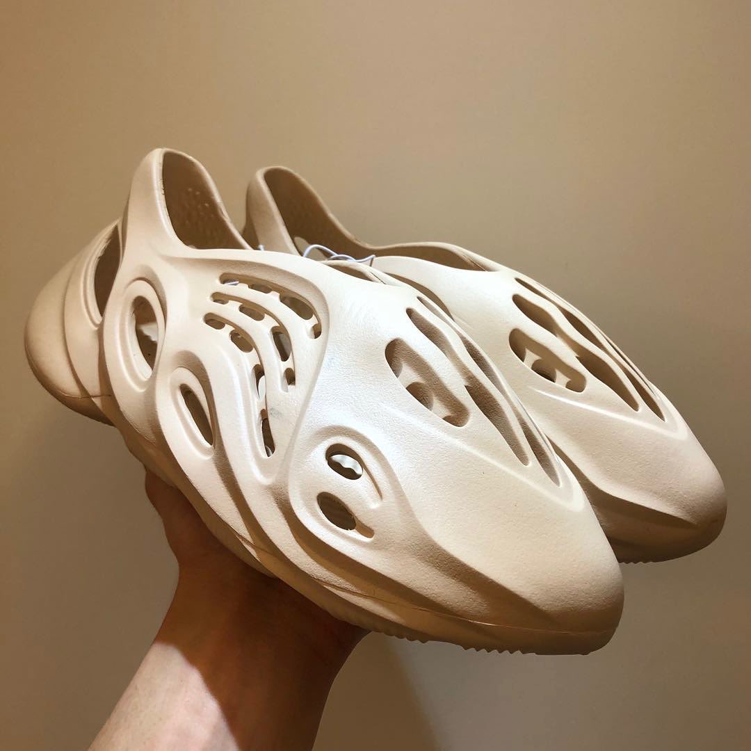 yeezy-foam-runner-shoe (1)