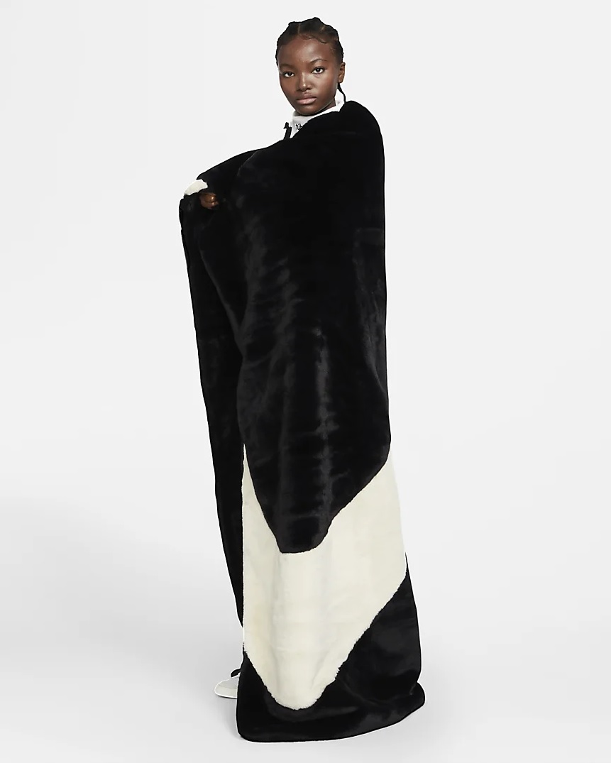 Wrap Yourself In A Cozy Fleece Nike Blanket SNOBETTE
