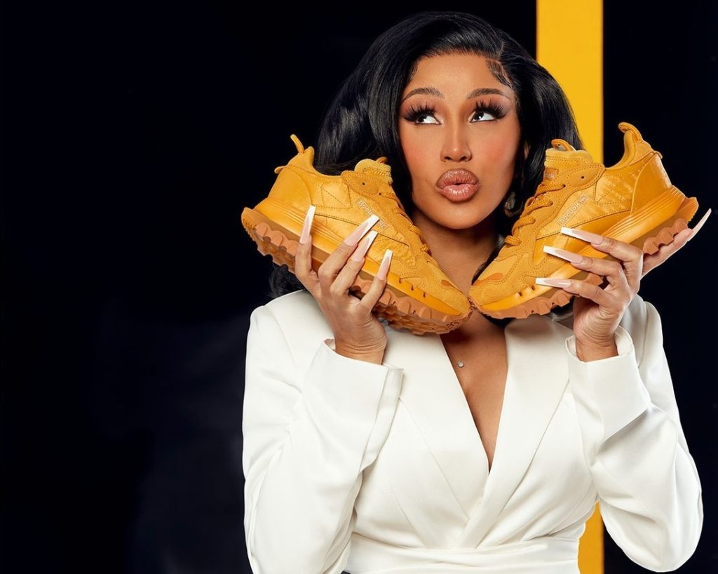 reebok-cardi-b-classic-leather-sneaker-GW2912