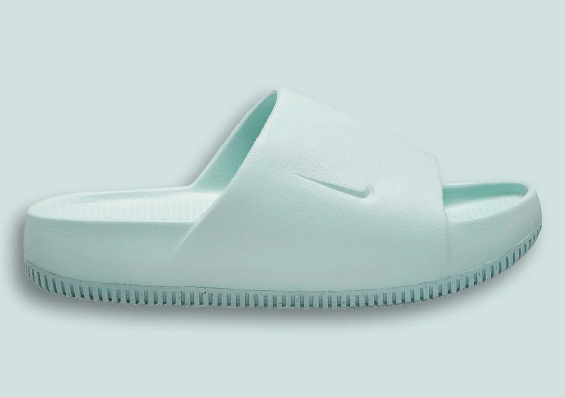 Nike Stirs Pot With YeezyEsque Foam 'Calm' Slide SNOBETTE